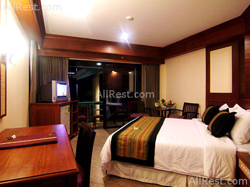 Phi Phi Island Cabana Hotel 12